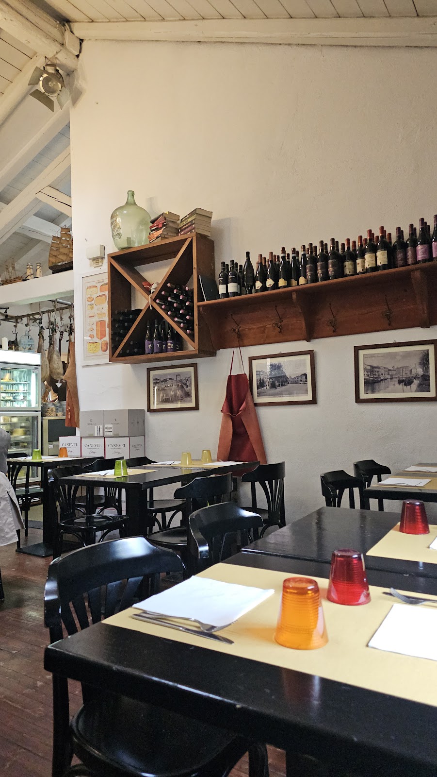 La cantina — bottiglie selezionate da Maurizio